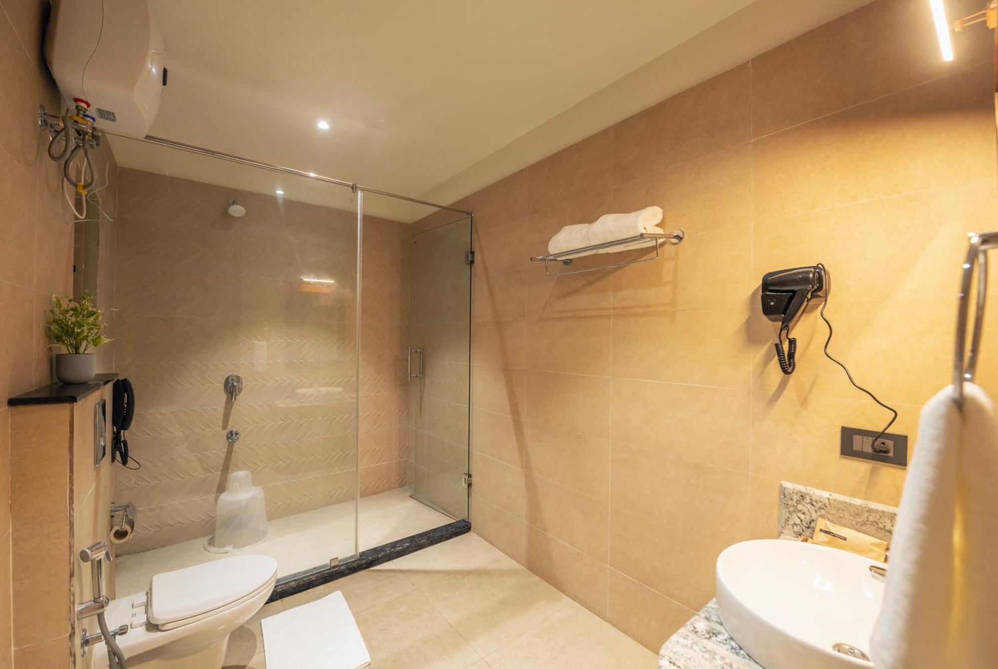 Ra Vista Hotel Колката Екстериор снимка